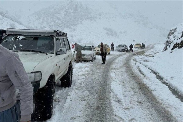 نکات ایمنی حیاتی برای سفر با خودروی شخصی در جاده‌های برفی و بارانی